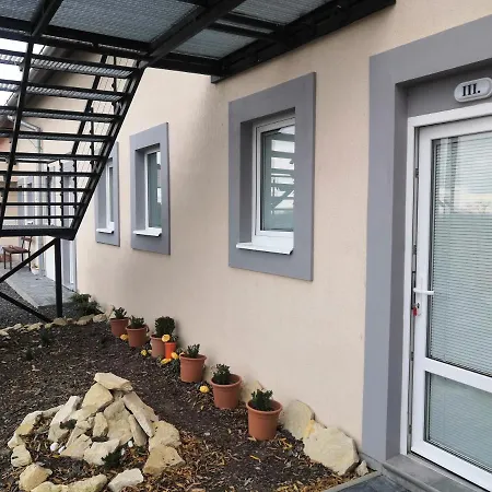 Vehlovice Apartments Melnik Exterior photo